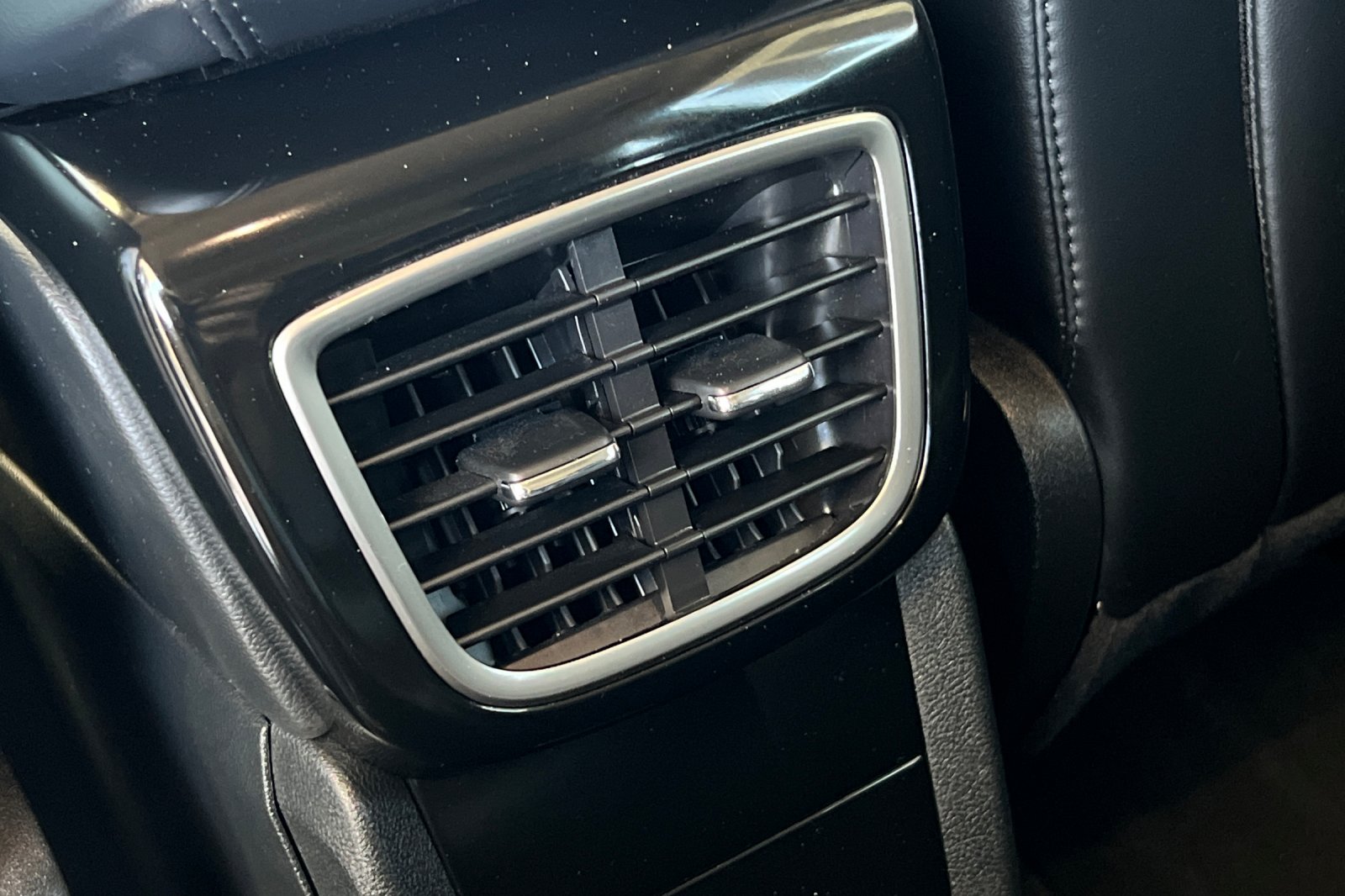 2021 Lincoln Nautilus Standard photo 13