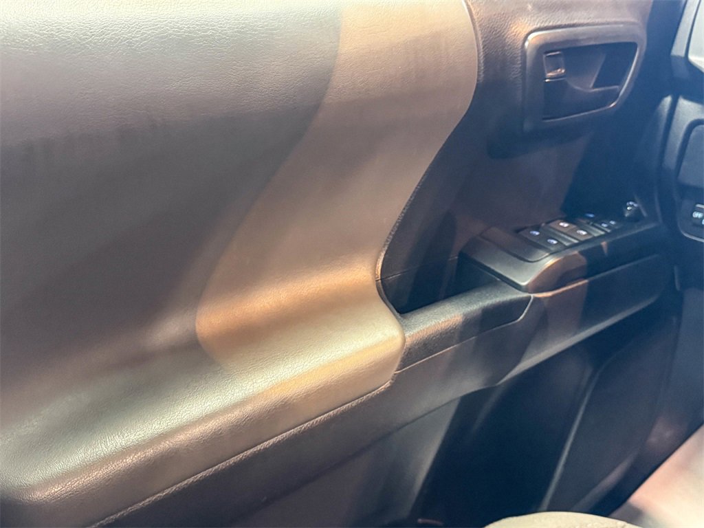 2022 Toyota Tacoma SR V6 photo 35