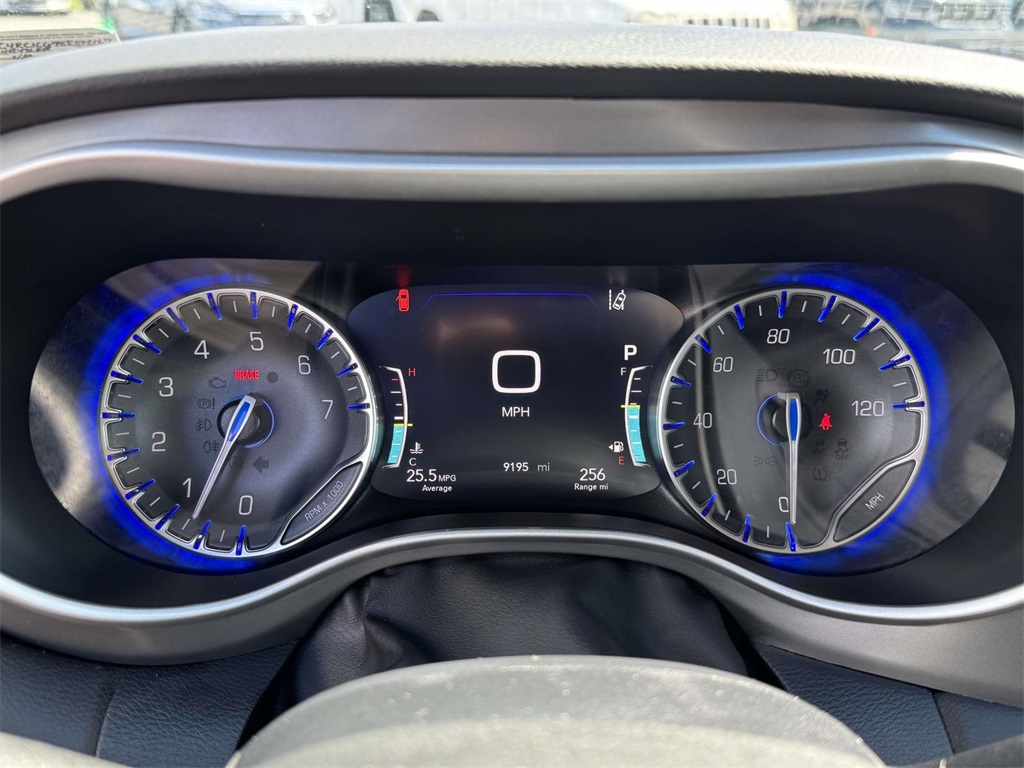 2025 Chrysler Voyager LX photo 23