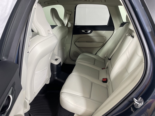 2026 Volvo XC60 Hybrid T8 photo 38