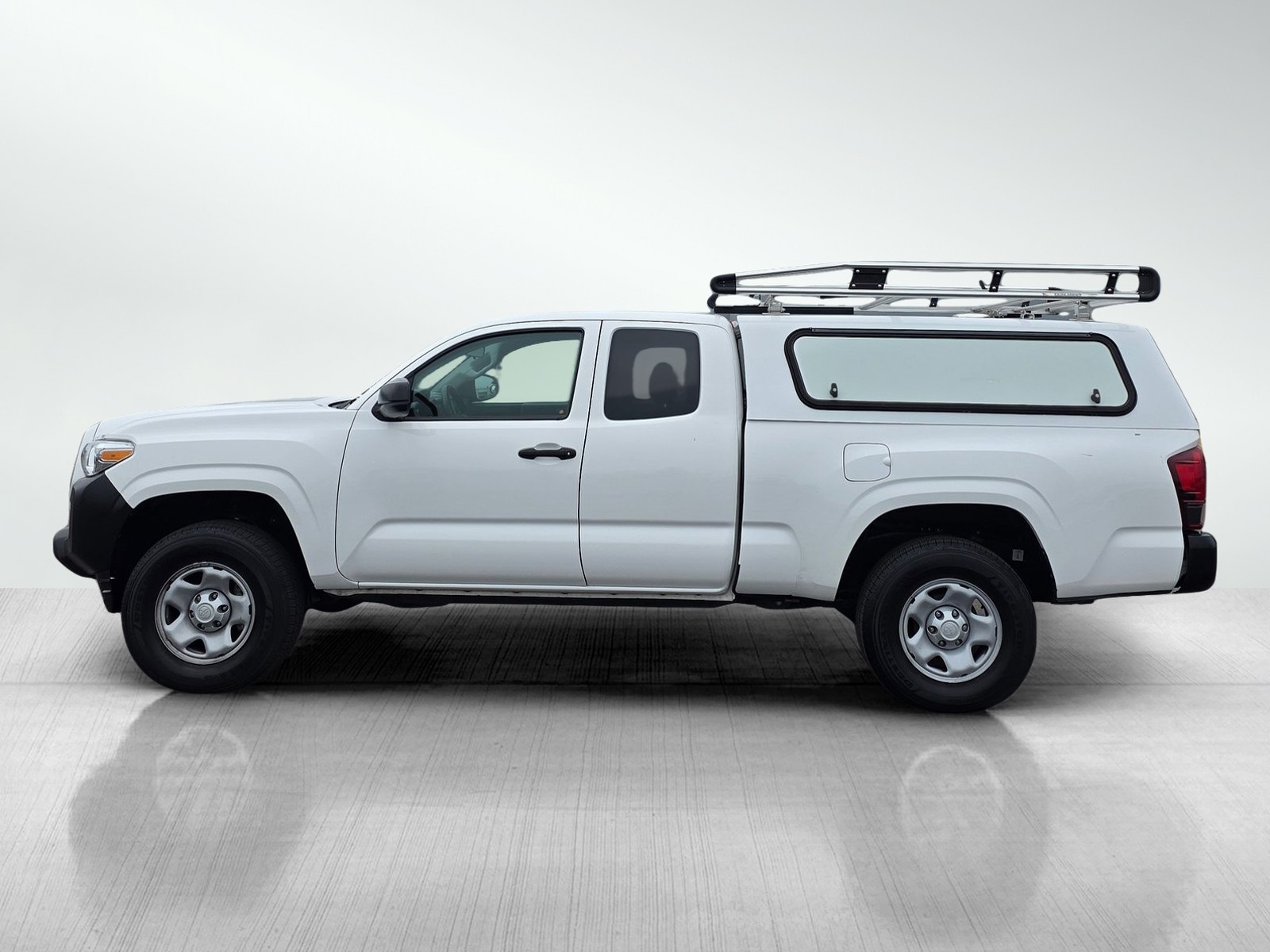 2023 Toyota Tacoma SR photo 4