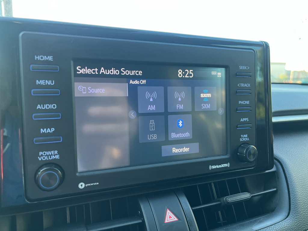 2020 Toyota RAV4 LE photo 8