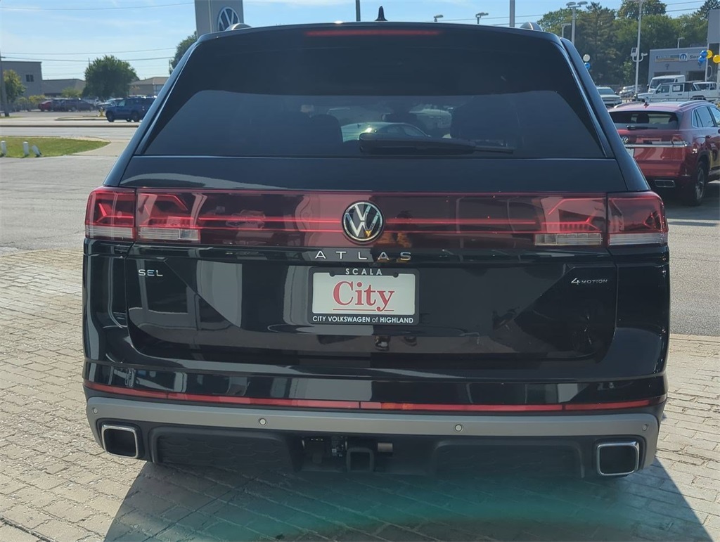 2024 Volkswagen Atlas Peak Edition SEL photo 4