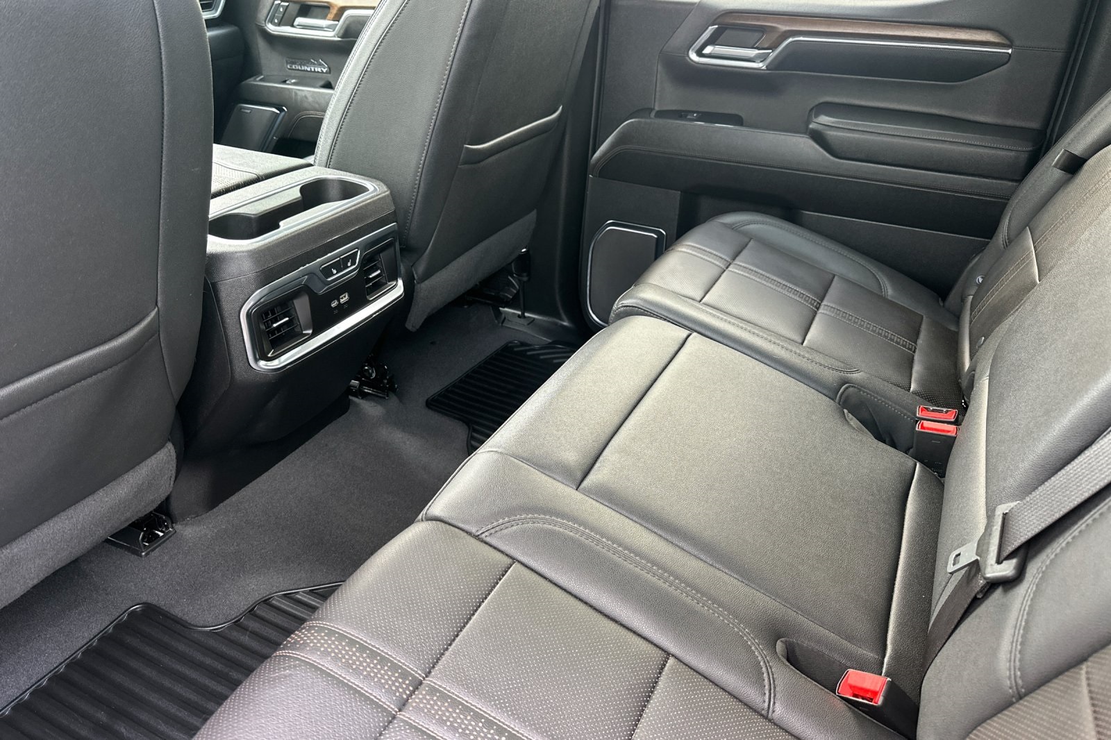 2024 Chevrolet Silverado 1500 High Country photo 12