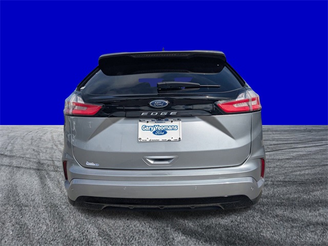 2022 Ford Edge ST photo 3