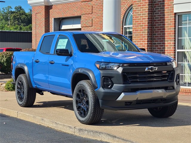 2026 Chevrolet Colorado Trail Boss photo 2