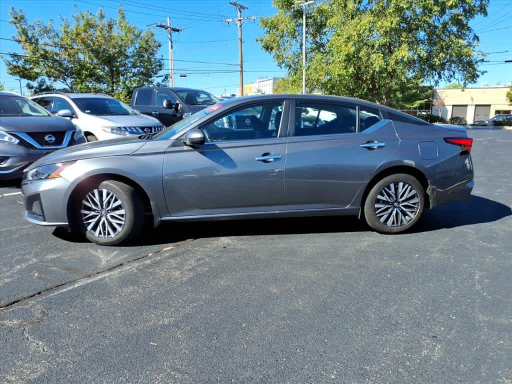 2023 Nissan Altima 2.5 SV photo 8