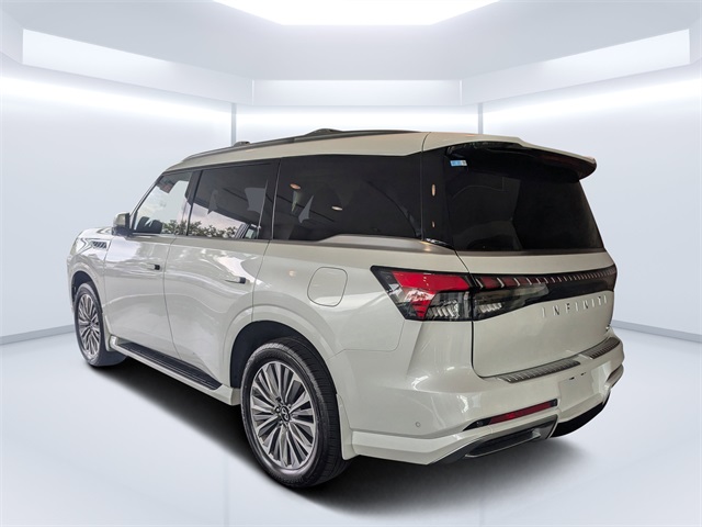 2026 Infiniti QX80 Luxe photo 3