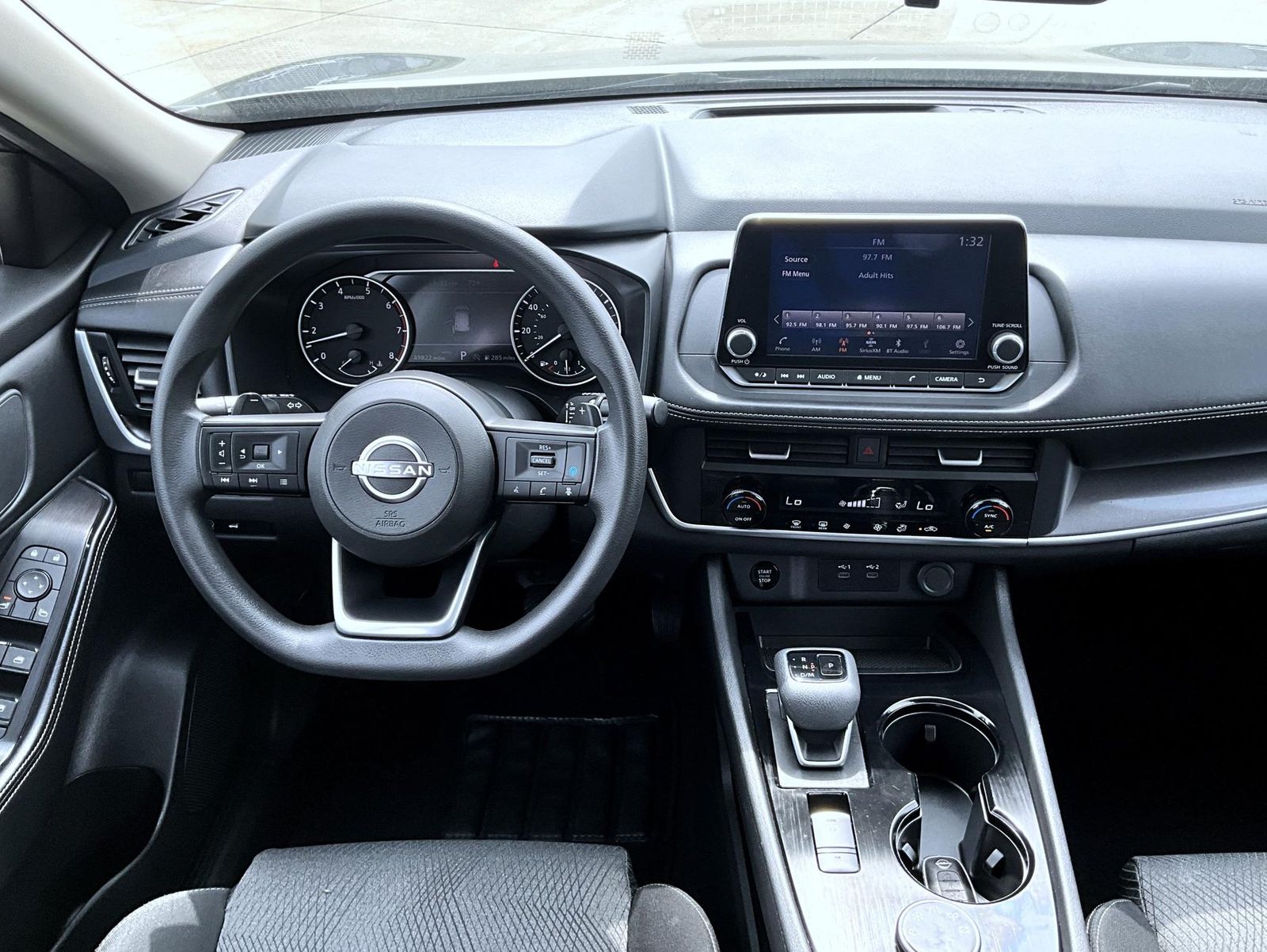 2024 Nissan Rogue SV photo 13