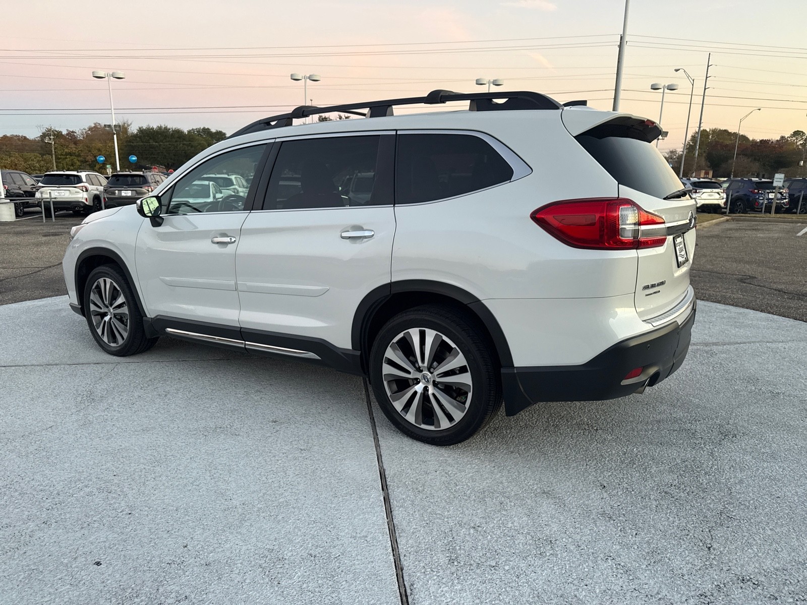 2020 Subaru Ascent Touring photo 3