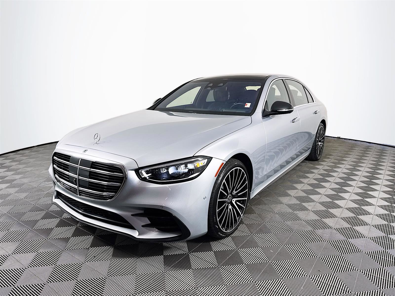 2022 Mercedes Benz S 580 4MATIC photo 3