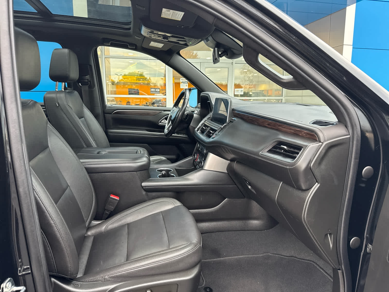 2023 Chevrolet Suburban Z71 photo 4