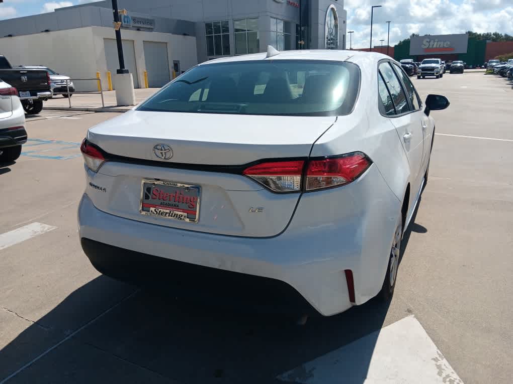 2023 Toyota Corolla LE photo 2