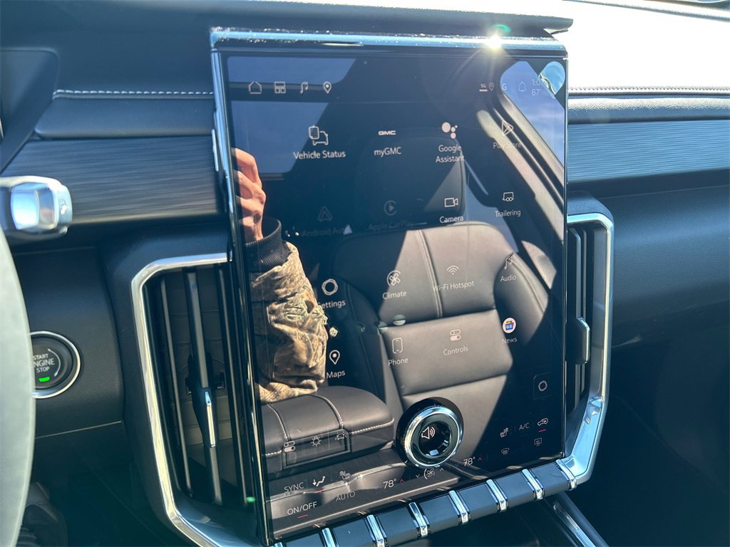 2026 GMC ACADIA - Image 22