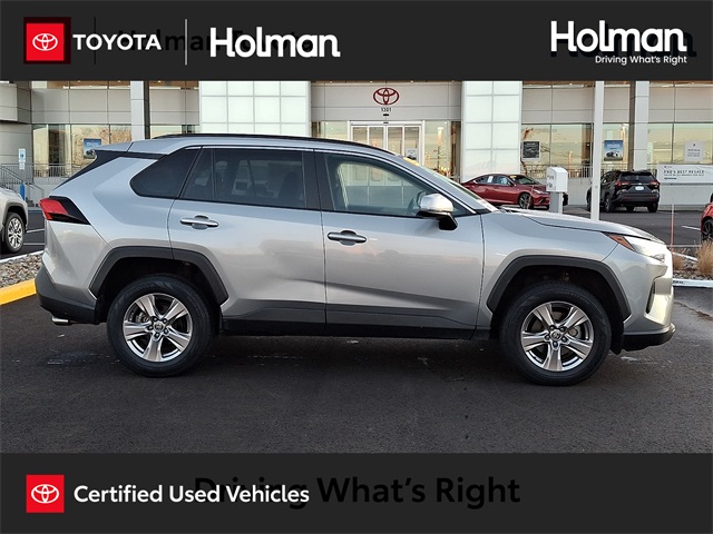 2023 Toyota RAV4 XLE's photo