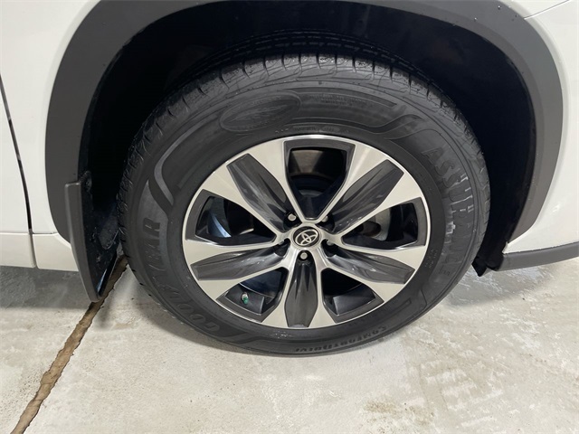 2022 Toyota Highlander XLE photo 10