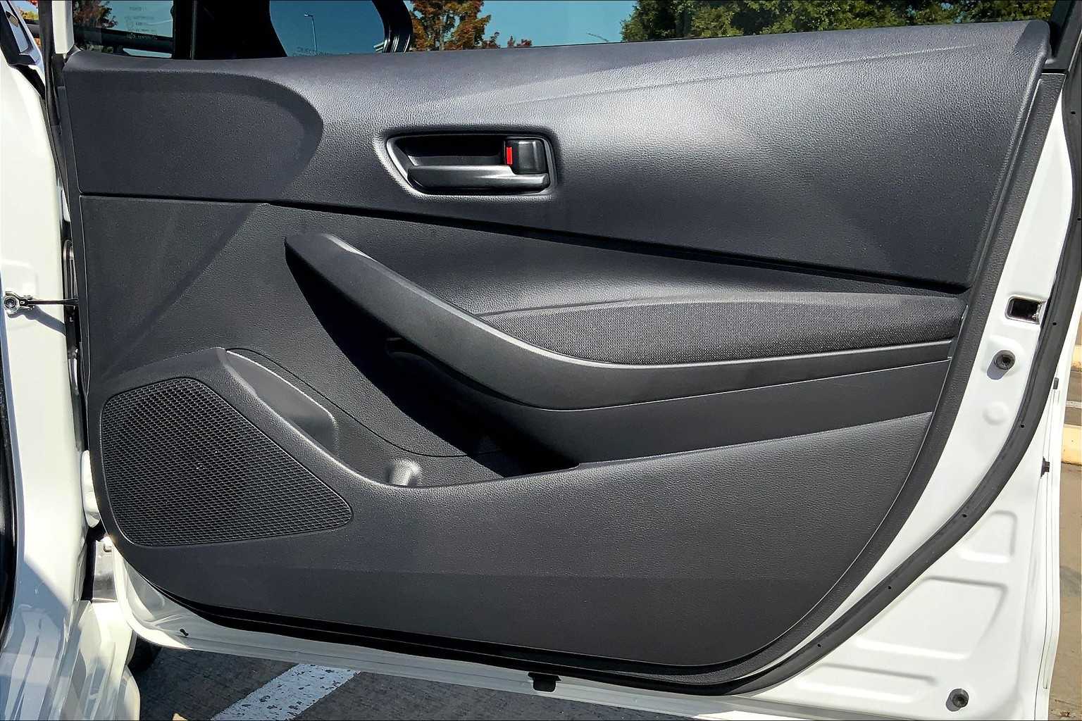2024 Toyota Corolla Hybrid LE photo 21