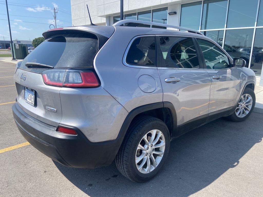 Used 2019 Jeep Cherokee Latitude with VIN 1C4PJLCB4KD393037 for sale in Kansas City