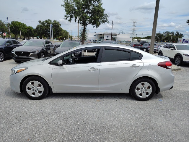2018 Kia Forte LX Base photo 4