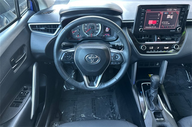 2022 Toyota Corolla Cross LE photo 14