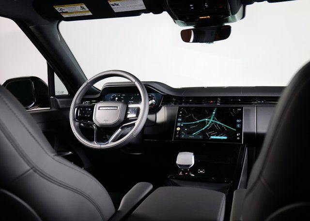 2025 Land Rover Range Rover Sport SE photo 16