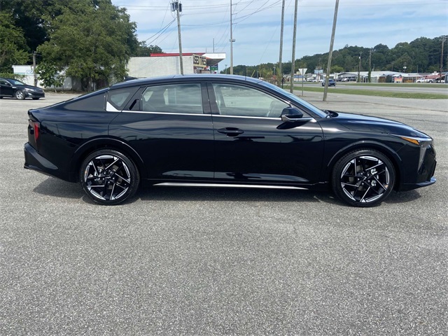 2025 Kia K4 GT-Line photo 2
