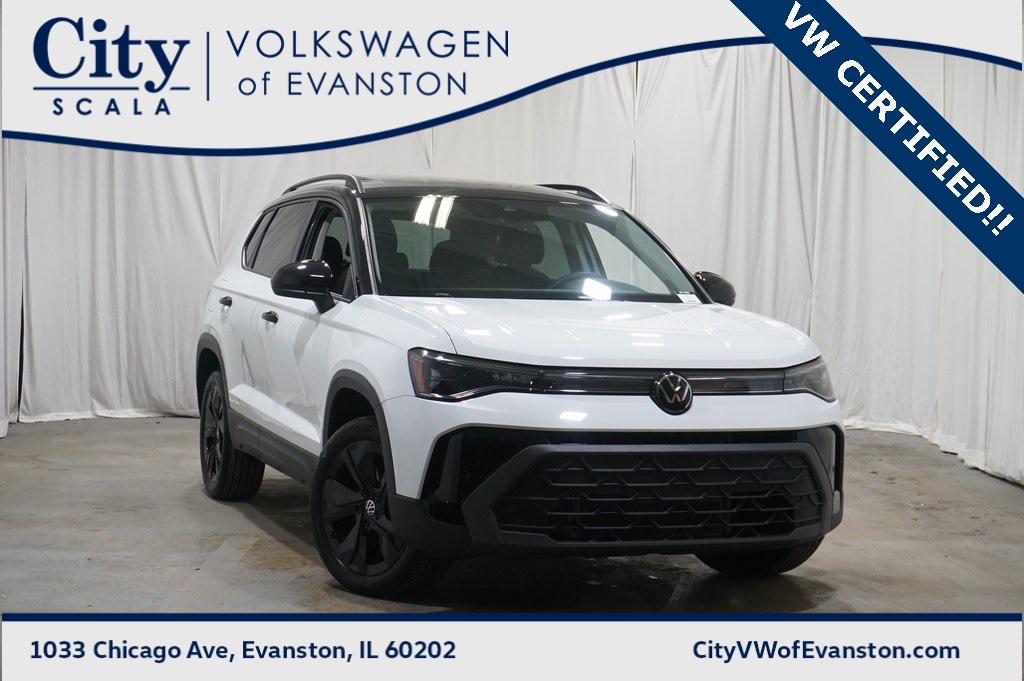 2025 Volkswagen Taos SE Black's photo