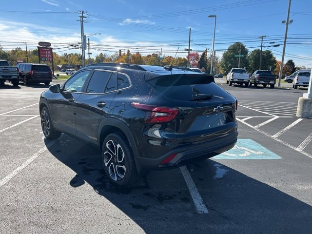 2026 Chevrolet Trax LS photo 3