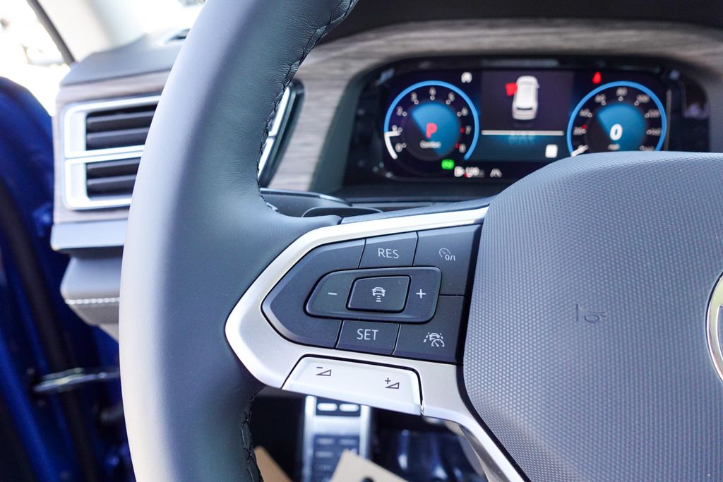 2025 Volkswagen Atlas SEL Premium R-Line photo 17