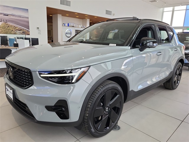 2026 Volvo XC40 Ultra Black Edition's photo