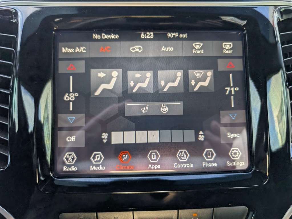 2019 Jeep Cherokee Limited photo 23
