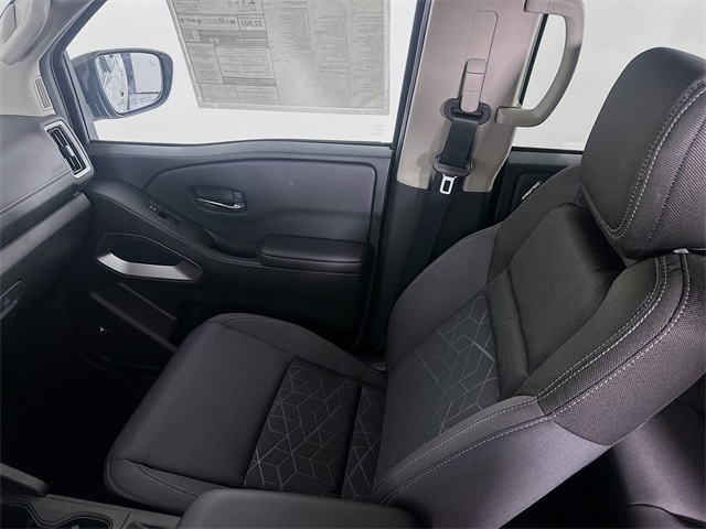 2025 Nissan Frontier SV photo 18