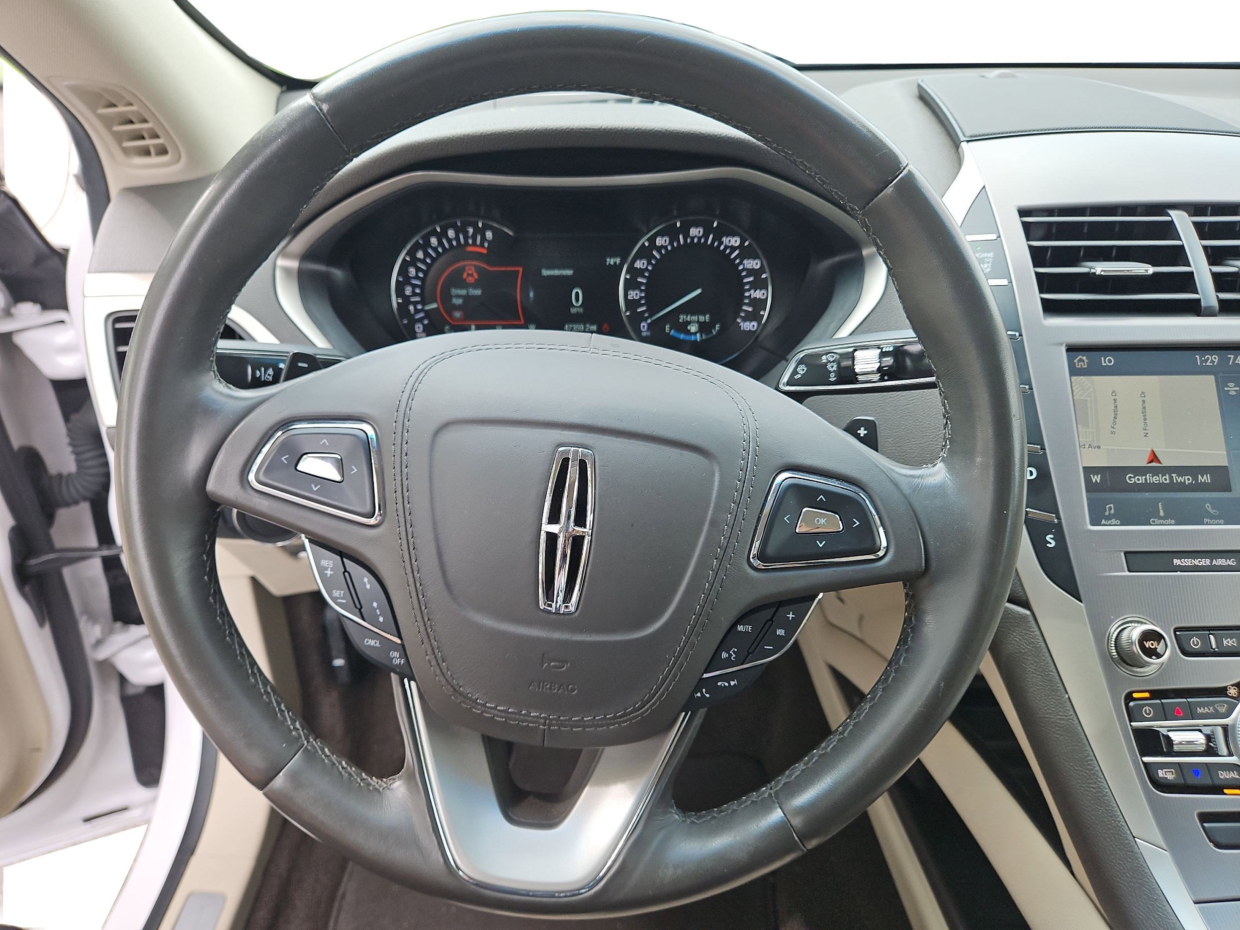 2020 Lincoln MKZ Standard photo 15