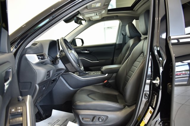 2024 Toyota Highlander XLE photo 16