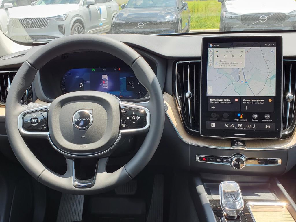 2026 Volvo XC60 B5 Plus photo 2