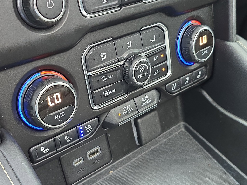 2021 Chevrolet Suburban Premier photo 35
