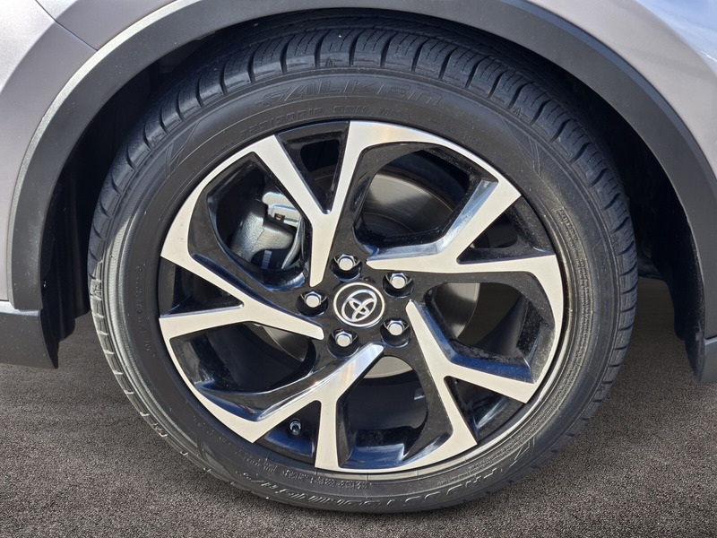 2019 Toyota C-HR Limited photo 8