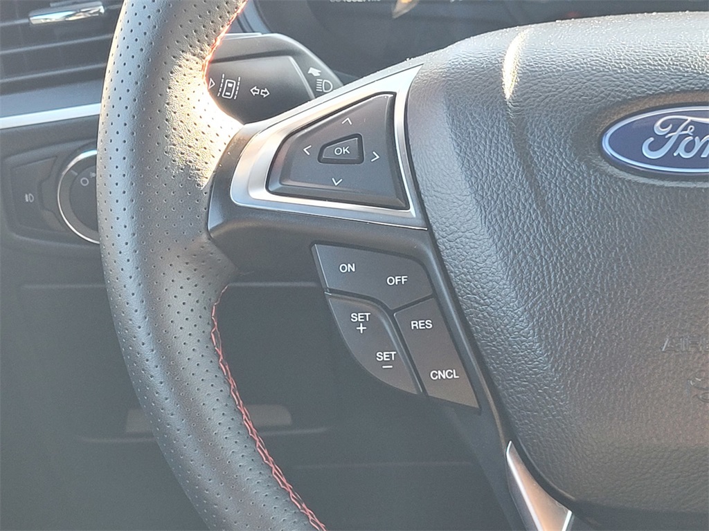 2024 Ford Edge ST photo 21