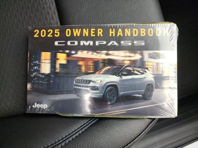 2025 Jeep Compass Latitude photo 10