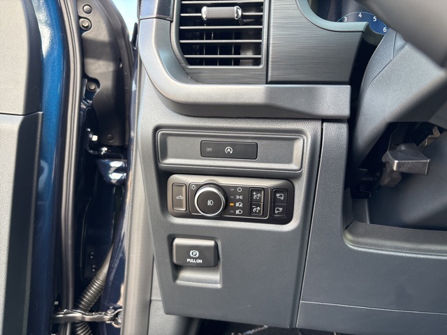 2025 Ford F-150 XLT photo 19