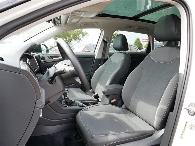 2025 Volkswagen Taos SE photo 14