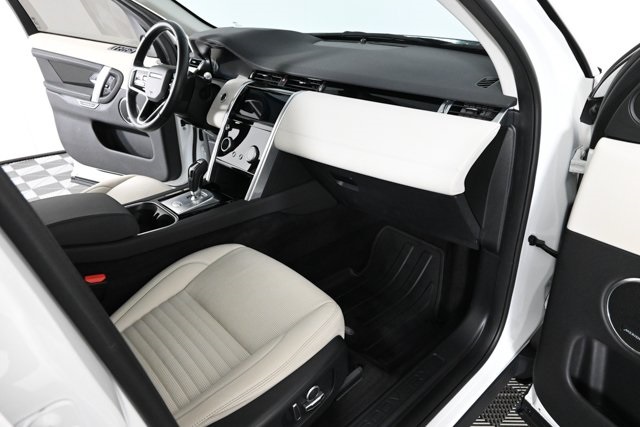 2022 Land Rover Discovery Sport SE photo 11
