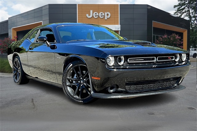 2023 Dodge Challenger R/T photo 2