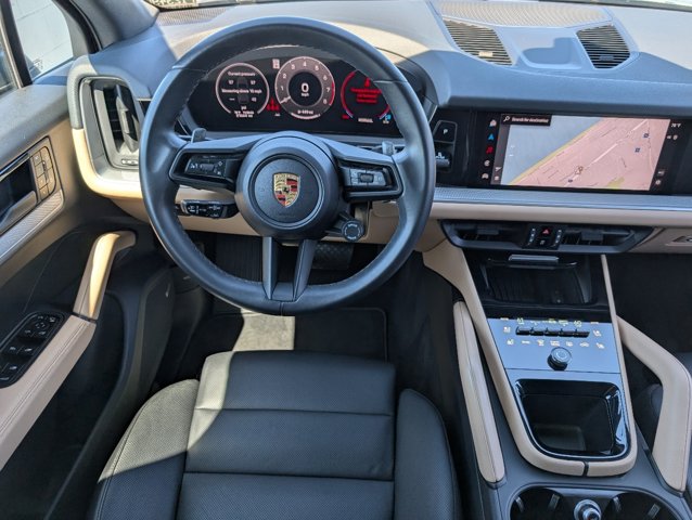 2024 Porsche Cayenne photo 16