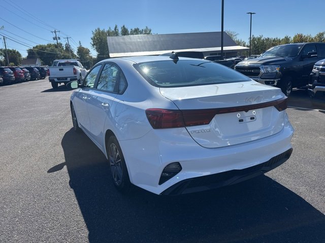 2022 Kia Forte LXS photo 4