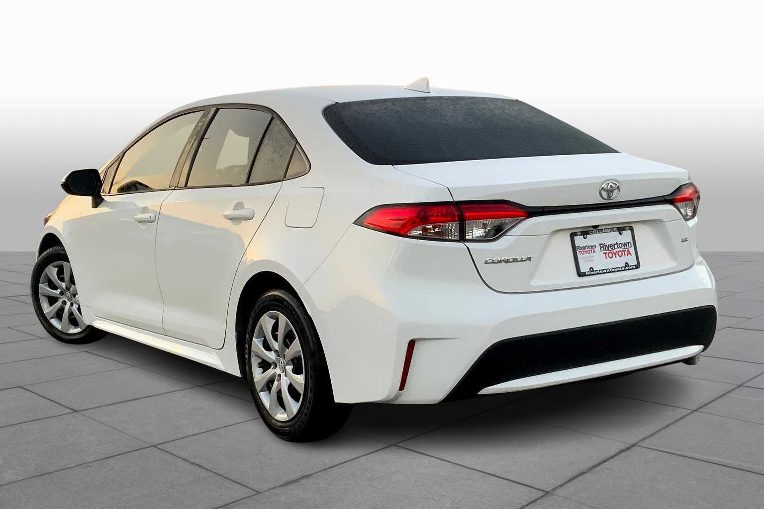 2022 Toyota Corolla LE photo 10