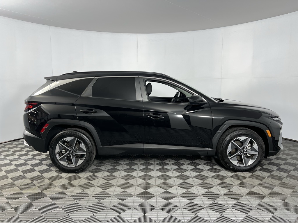 2025 Hyundai Tucson SEL photo 2