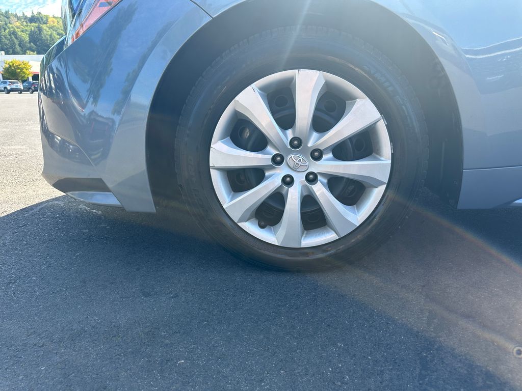 2022 Toyota Corolla LE photo 11
