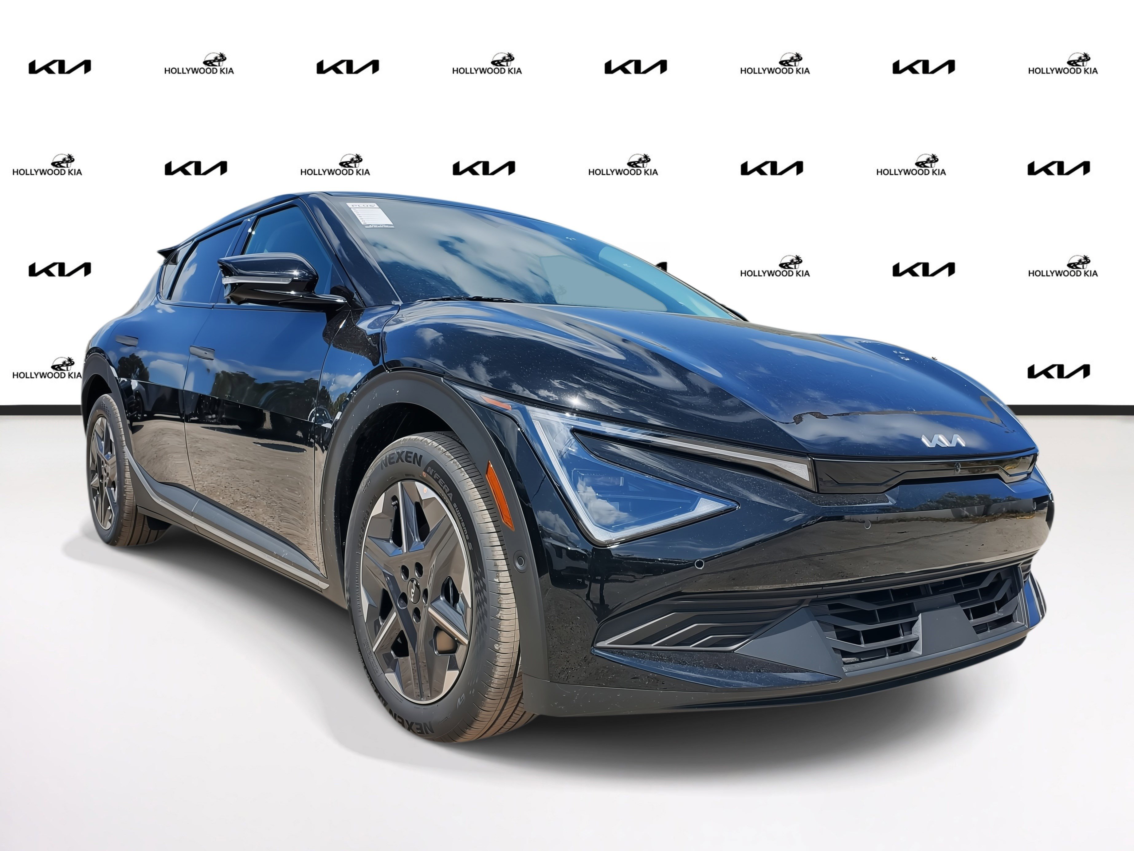 2025 Kia EV6 Wind's photo