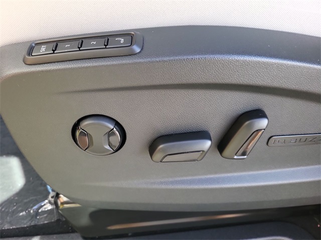 2025 Volkswagen ID. Buzz Pro Plus photo 12